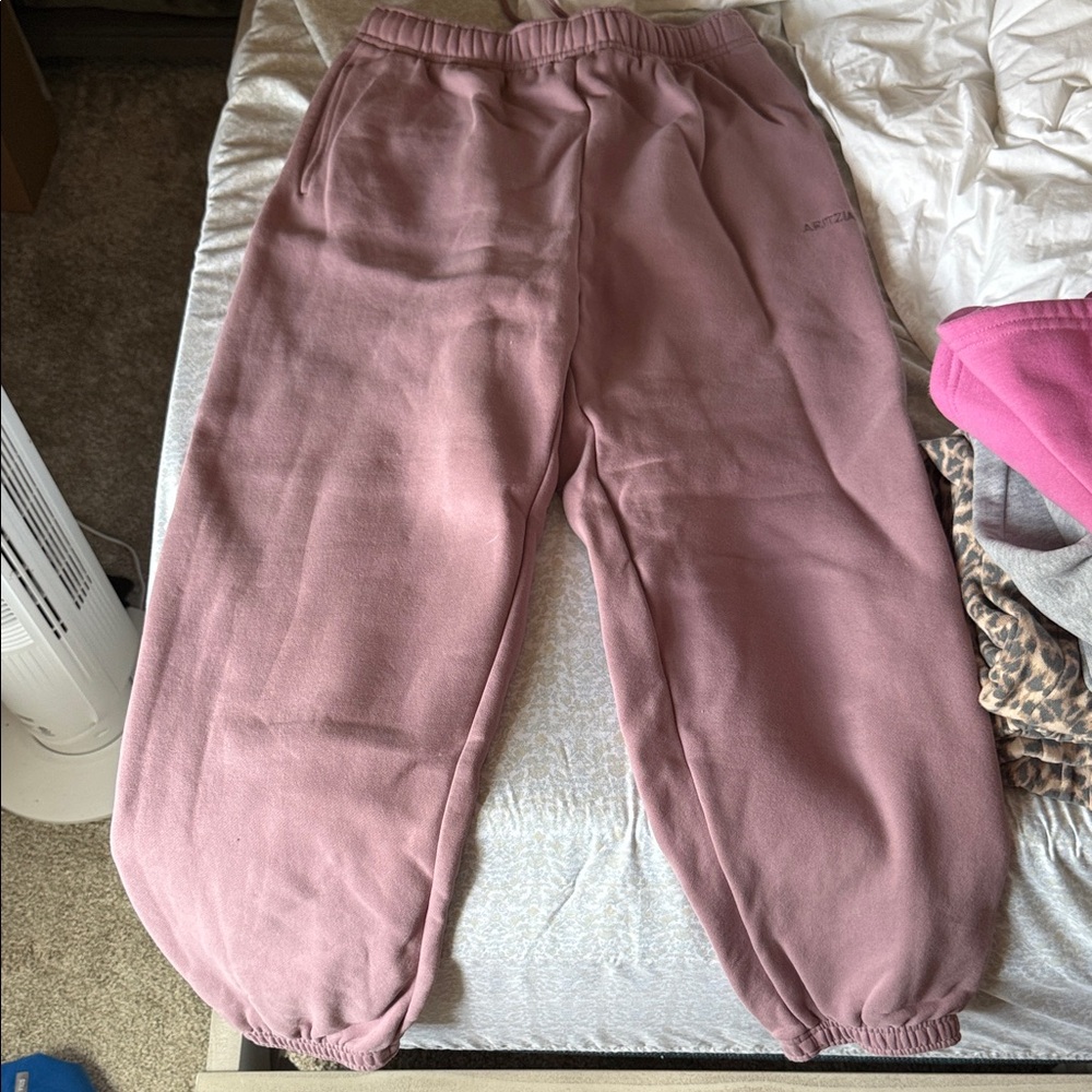 Aritzia Dusty Pink Joggers